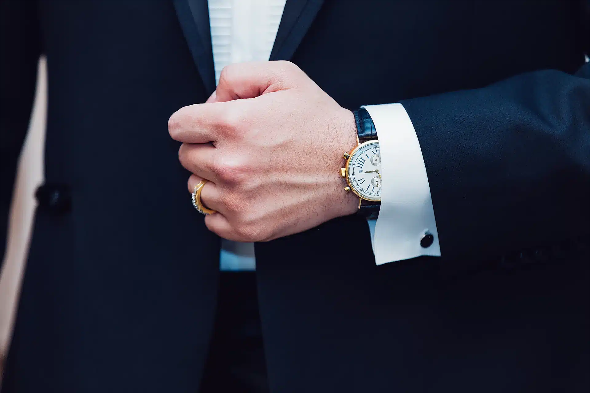 Salvatore Fine Tailoring brand identity, finishing details